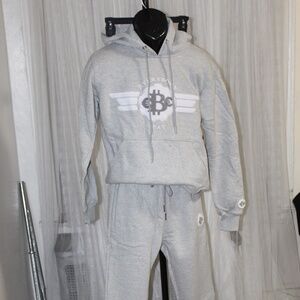 Everybody Eats Gray fleece hoodie-and-jogger set.
